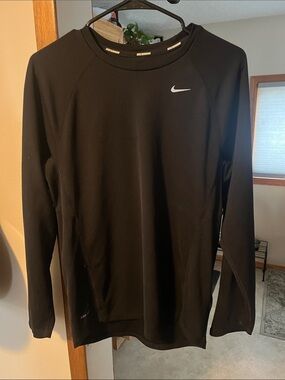 Nike Black Crewneck Long-Sleeve Athletic Sweater
